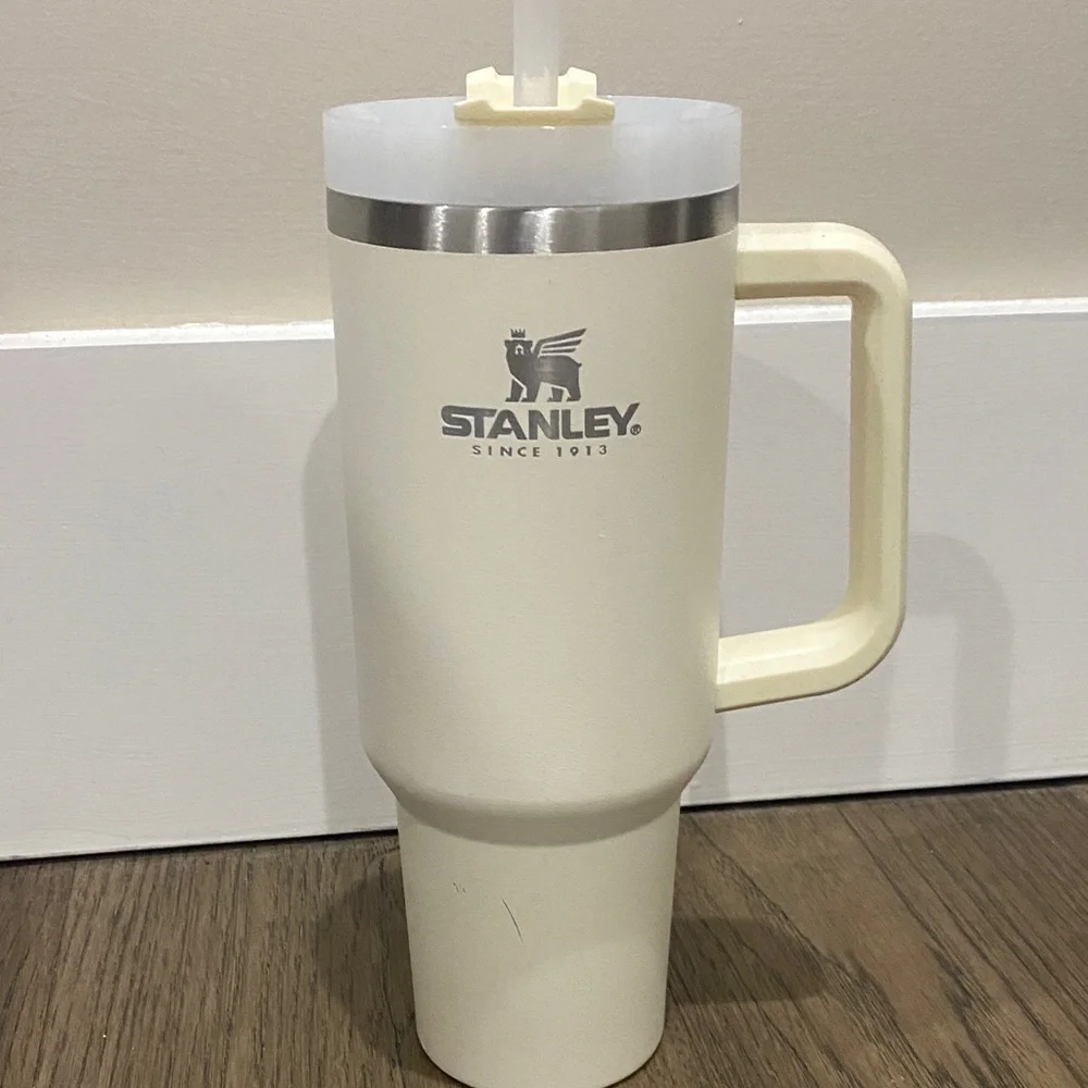 Stanley 40 oz. Quencher H2.0 FlowState Tumbler - Picture 1 of 3